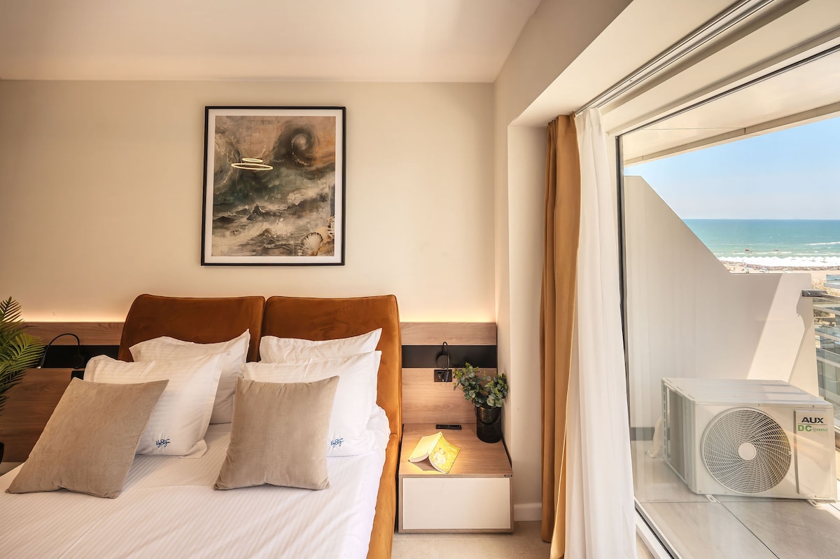 AC-222-Wraith Collection (102 SQM 2BD Family Sea View) — Apartament — închiriere de vacanță cu vedere la mare în Aqua Cullinan Resort & SPA, Mamaia Nord, Constanța, România — fotografia 3 a proprietății | Aqua Vista Rentals