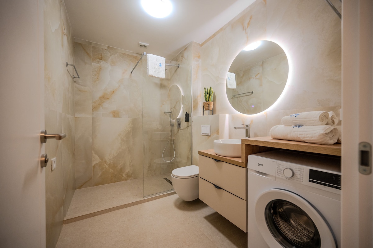 AC-223-Spectre Collection (60 SQM Studio Sea View) — Studio — închiriere de vacanță cu vedere la mare în Aqua Cullinan Resort & SPA, Mamaia Nord, Constanța, România — fotografia 8 a proprietății | Aqua Vista Rentals