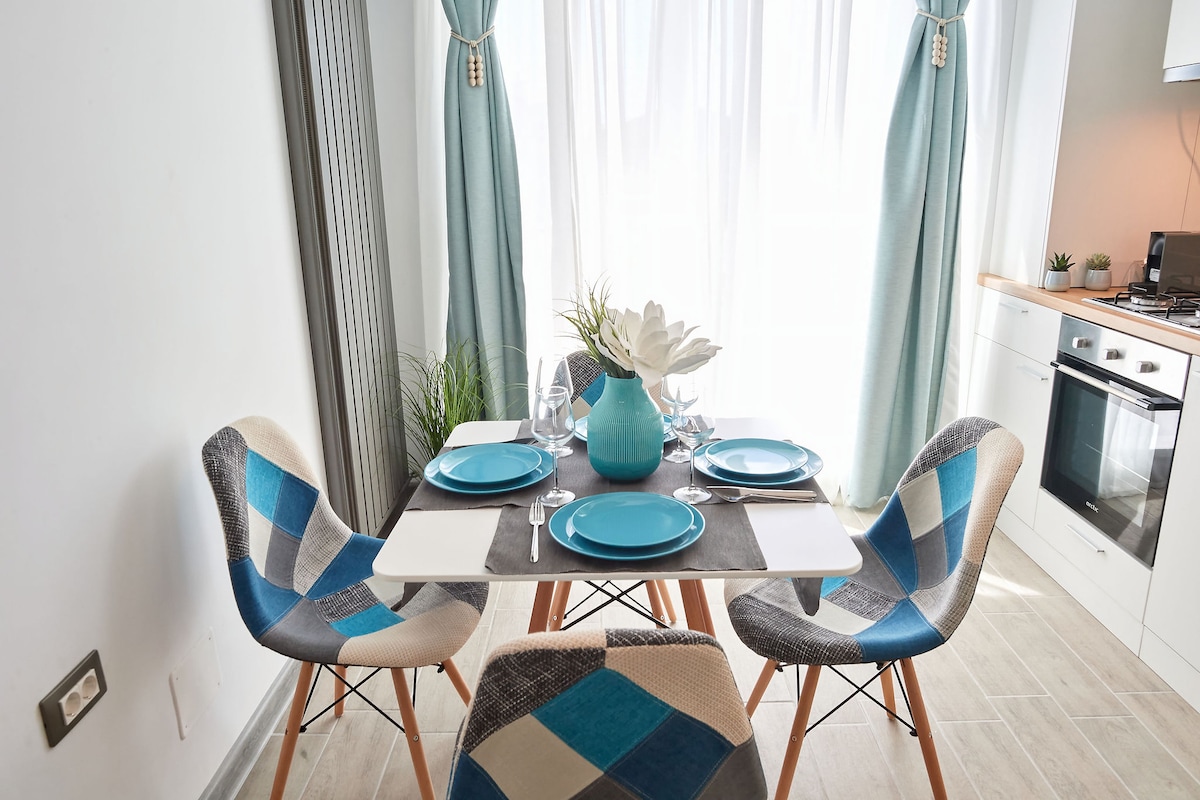 Summer Studio Spa n Pools beach resort — Studio — sea-view vacation rental at Alezzi Beach Resort, Mamaia Nord, Constanța, Romania — property photo 7 | Aqua Vista Rentals