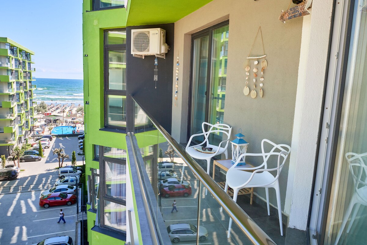 Joy Apartment Spa n Pool beach Resort — Apartament — închiriere de vacanță cu vedere la mare în Alezzi Beach Resort, Mamaia Nord, Constanța, România — fotografia principală a proprietății | Aqua Vista Rentals