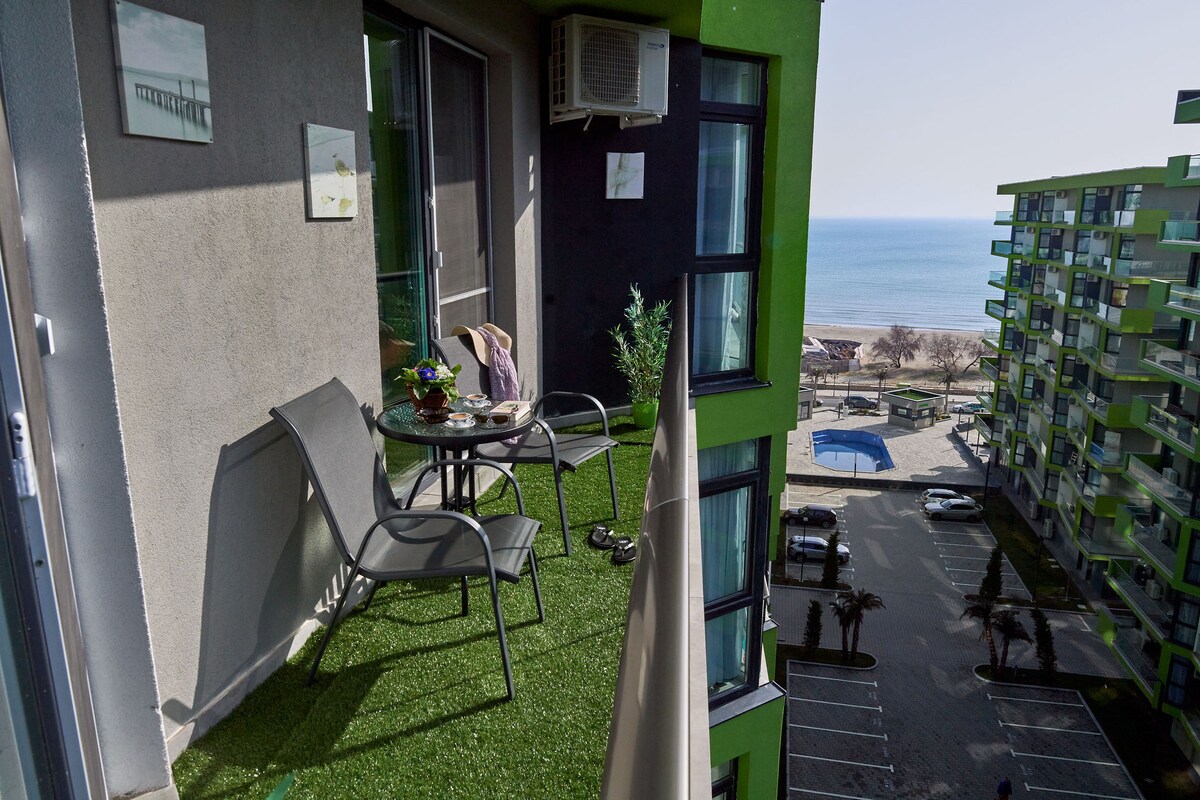 Sonnenstrand Apartment - Spa n Pool beach resort — Apartament — închiriere de vacanță cu vedere la mare în Alezzi Beach Resort, Mamaia Nord, Constanța, România — fotografia principală a proprietății | Aqua Vista Rentals