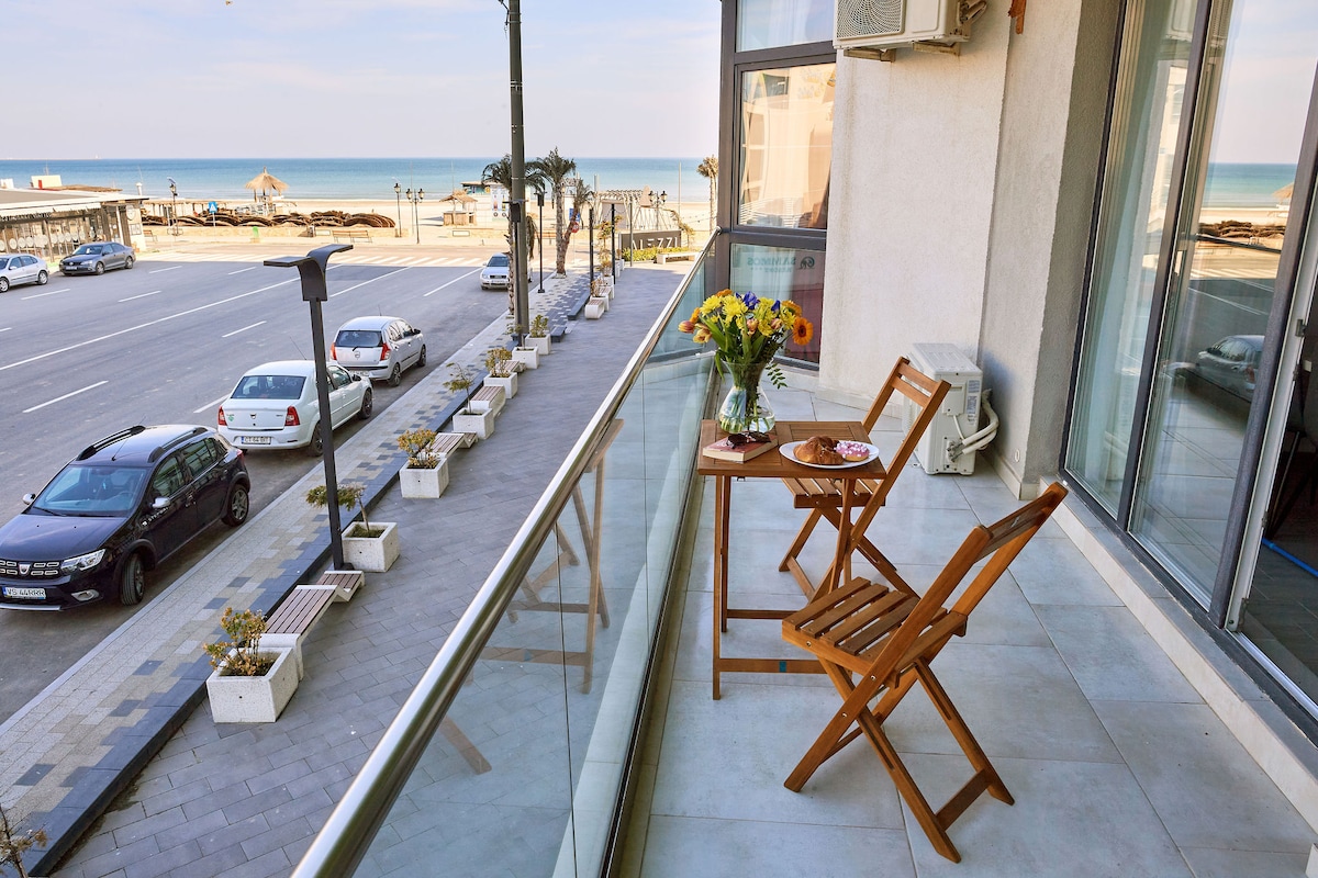 Glamour Sea view Family Apartment 03 - Spa n Pools Resort — Apartment — sea-view vacation rental at Alezzi Beach Resort, Mamaia Nord, Constanța, Romania — main property photo | Aqua Vista Rentals