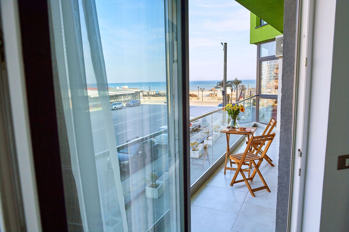 Glamour Sea view Family Apartment 03 - Spa n Pools Resort — Apartment — sea-view vacation rental at Alezzi Beach Resort, Mamaia Nord, Constanța, Romania — property photo 2 | Aqua Vista Rentals