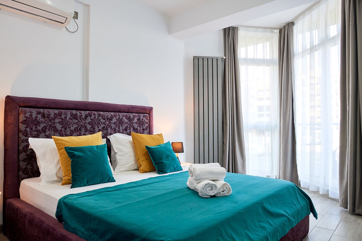 Glamour Sea view Family Apartment 03 - Spa n Pools Resort — Apartment — sea-view vacation rental at Alezzi Beach Resort, Mamaia Nord, Constanța, Romania — property photo 5 | Aqua Vista Rentals