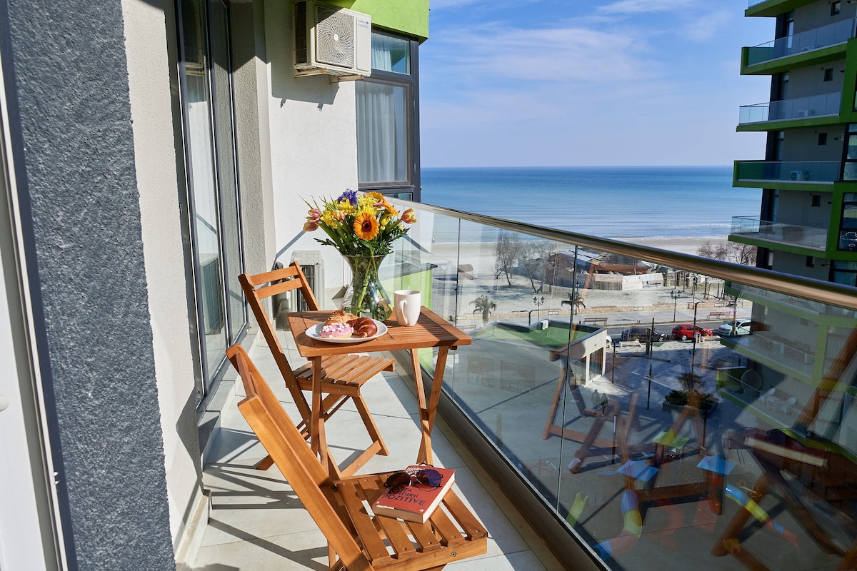 Glamour Sea view Family Apartment 10 - Spa n Pools Resort — Apartment — sea-view vacation rental at Alezzi Beach Resort, Mamaia Nord, Constanța, Romania — property photo 2 | Aqua Vista Rentals