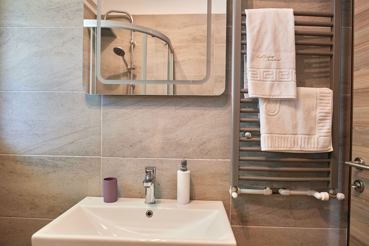 Glamour Sea view Family Apartment 10 - Spa n Pools Resort — Apartment — sea-view vacation rental at Alezzi Beach Resort, Mamaia Nord, Constanța, Romania — property photo 6 | Aqua Vista Rentals