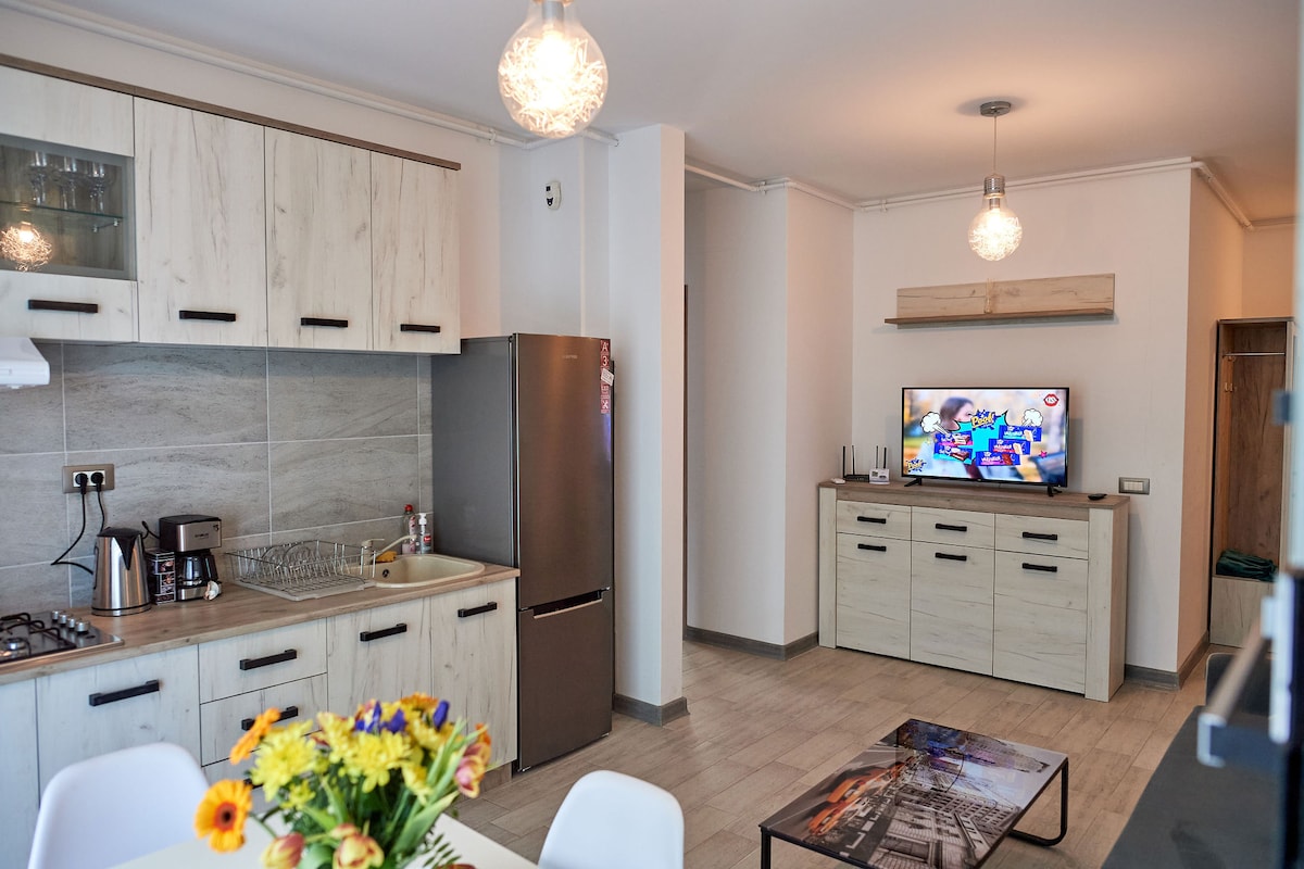 Glamour Sea view Family Apartment 26 - Spa n Pools Resort — Apartament — închiriere de vacanță cu vedere la mare în Alezzi Beach Resort, Mamaia Nord, Constanța, România — fotografia 5 a proprietății | Aqua Vista Rentals