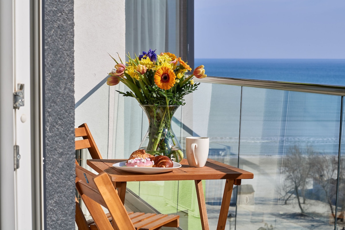 Glamour Sea view Family Apartment 34- Spa n Pools Resort — Apartament — închiriere de vacanță cu vedere la mare în Alezzi Beach Resort, Mamaia Nord, Constanța, România — fotografia 6 a proprietății | Aqua Vista Rentals