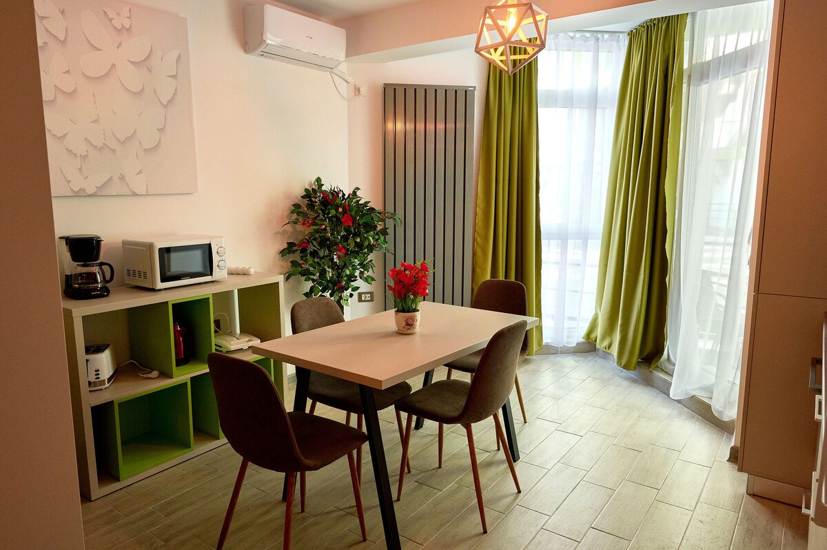 Orizont sea view Apartment- Spa n Pools beach resort — Apartament — închiriere de vacanță cu vedere la mare în Alezzi Beach Resort, Mamaia Nord, Constanța, România — fotografia 5 a proprietății | Aqua Vista Rentals