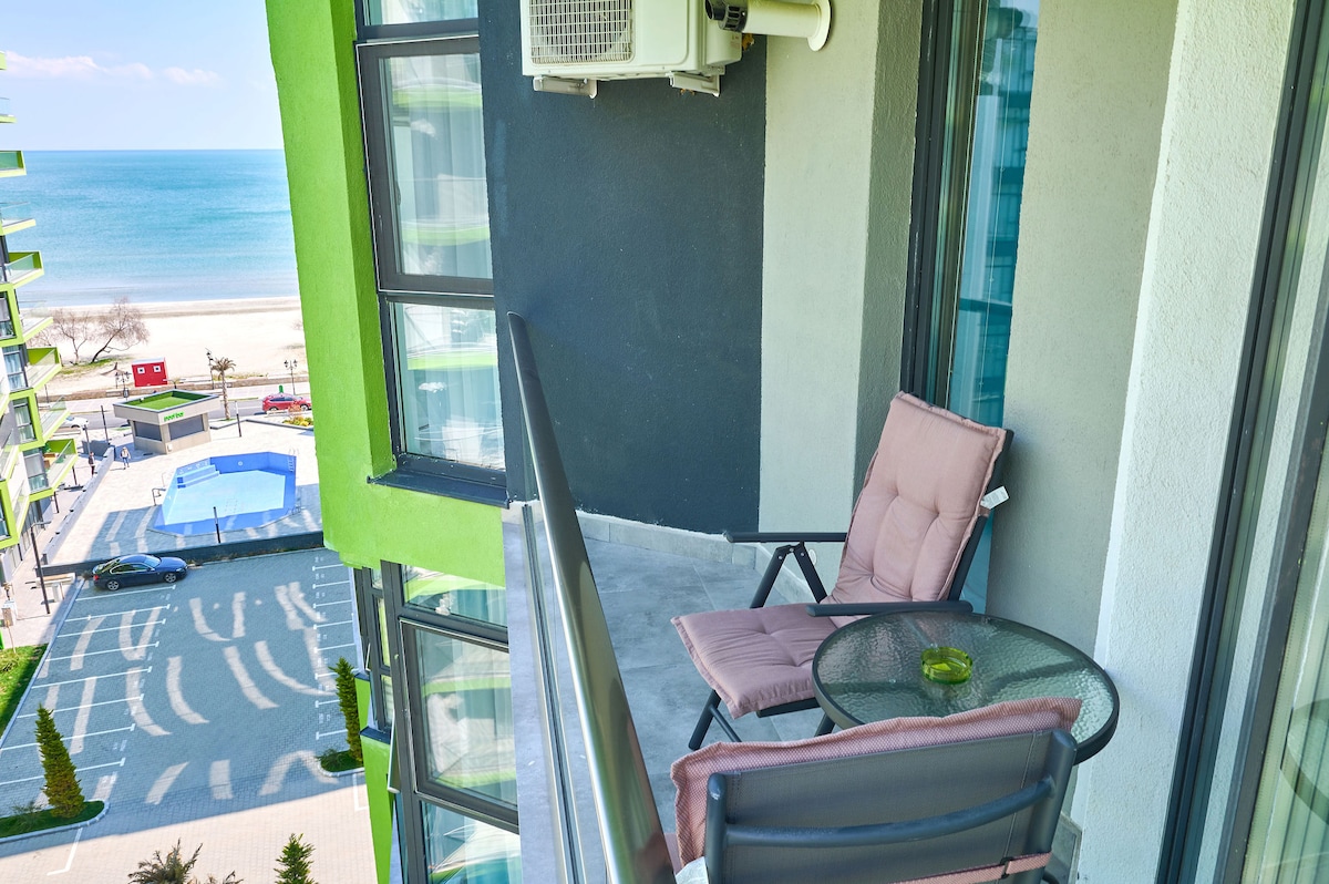 Moonlight Studio - Spa n Pools beach Resort — Studio — închiriere de vacanță cu vedere la mare în Alezzi Beach Resort, Mamaia Nord, Constanța, România — fotografia principală a proprietății | Aqua Vista Rentals