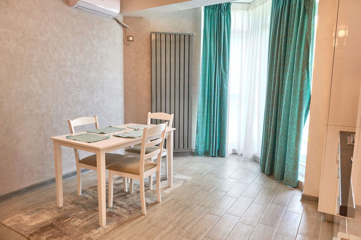 MoonStar Apartment - Spa n Pools beach Resort — Apartment — sea-view vacation rental at Alezzi Beach Resort, Mamaia Nord, Constanța, Romania — property photo 6 | Aqua Vista Rentals