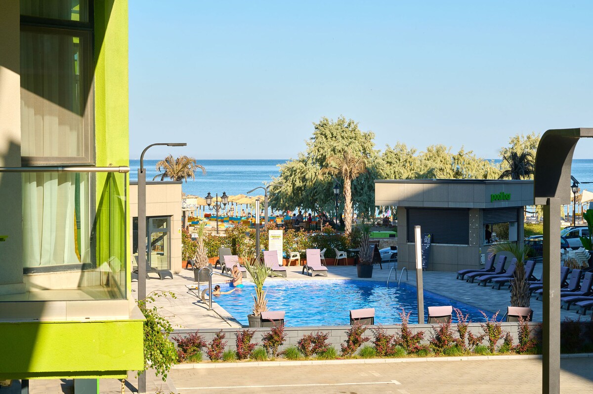 Sun & Fun Apartment in SPA Pools Resort — Apartament — închiriere de vacanță în Alezzi Beach Resort, Mamaia Nord, Constanța, România — fotografia principală a proprietății | Aqua Vista Rentals