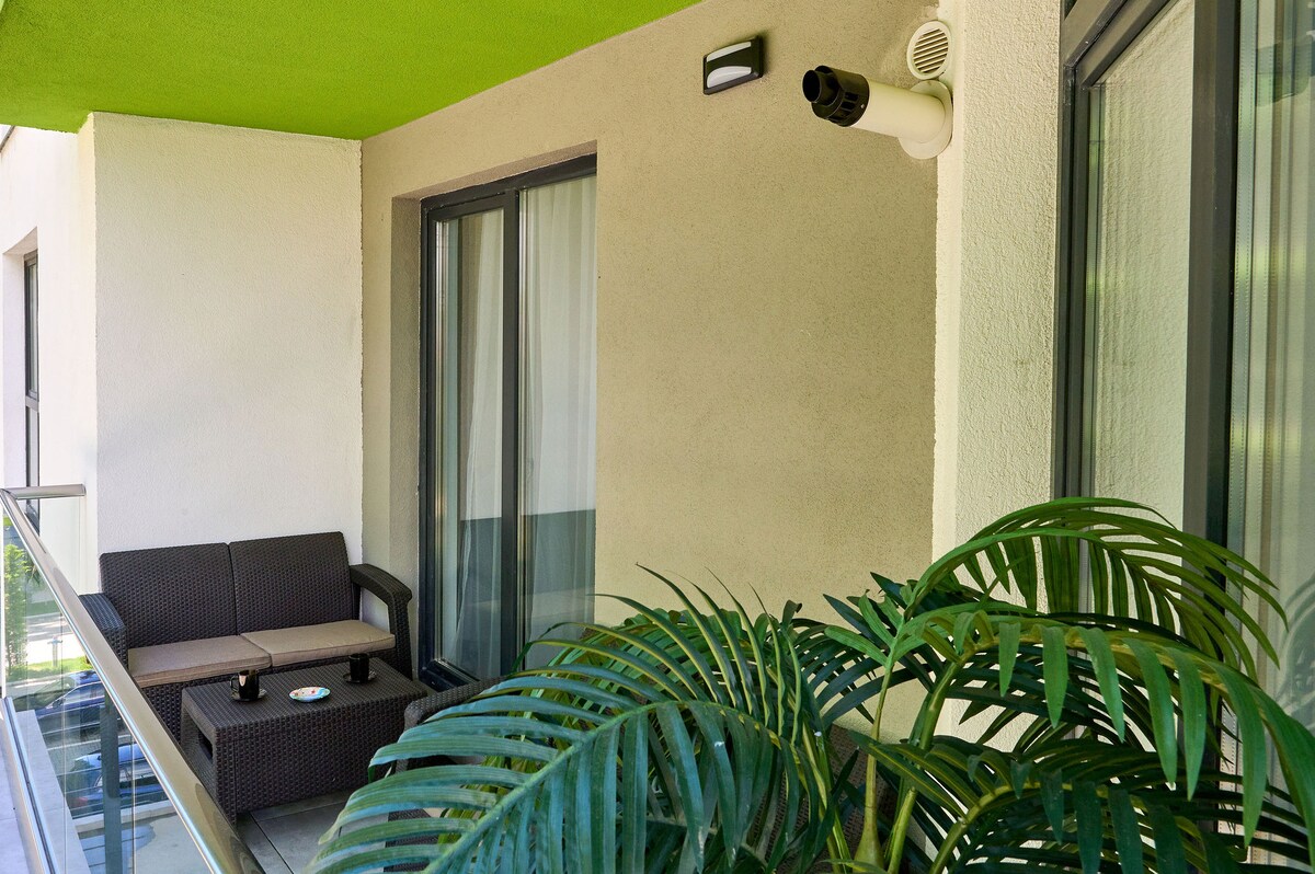Sunset view Apartment- Spa Pools Resort — Apartment — vacation rental at Alezzi Beach Resort, Mamaia Nord, Constanța, Romania — property photo 2 | Aqua Vista Rentals