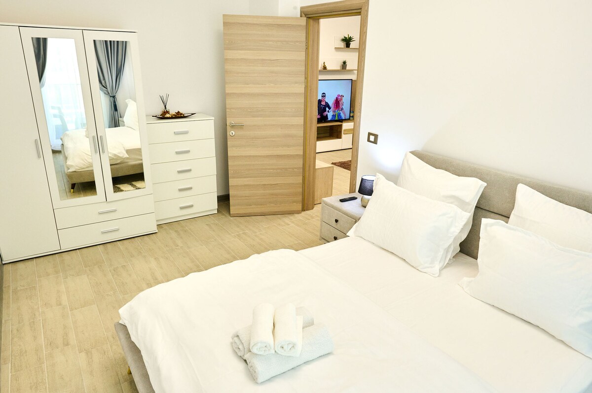 Sunset view Apartment- Spa Pools Resort — Apartment — vacation rental at Alezzi Beach Resort, Mamaia Nord, Constanța, Romania — property photo 6 | Aqua Vista Rentals