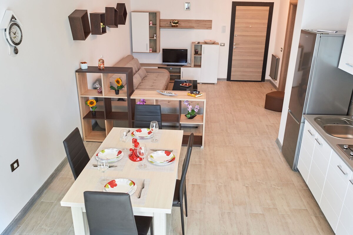 Rubic Apartment Spa n Pool beach Resort — Apartament — închiriere de vacanță cu vedere la mare în Alezzi Beach Resort, Mamaia Nord, Constanța, România — fotografia 6 a proprietății | Aqua Vista Rentals