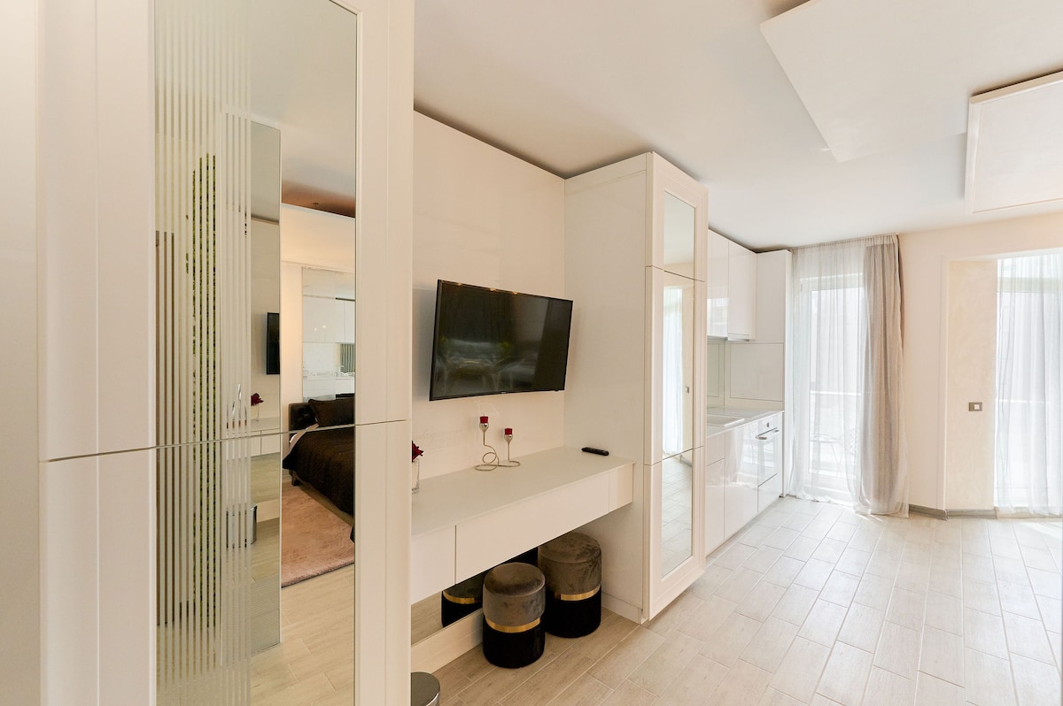 Fantasy studio- Spa n Pools beach resort — Studio — închiriere de vacanță în Alezzi Beach Resort, Mamaia Nord, Constanța, România — fotografia 6 a proprietății | Aqua Vista Rentals