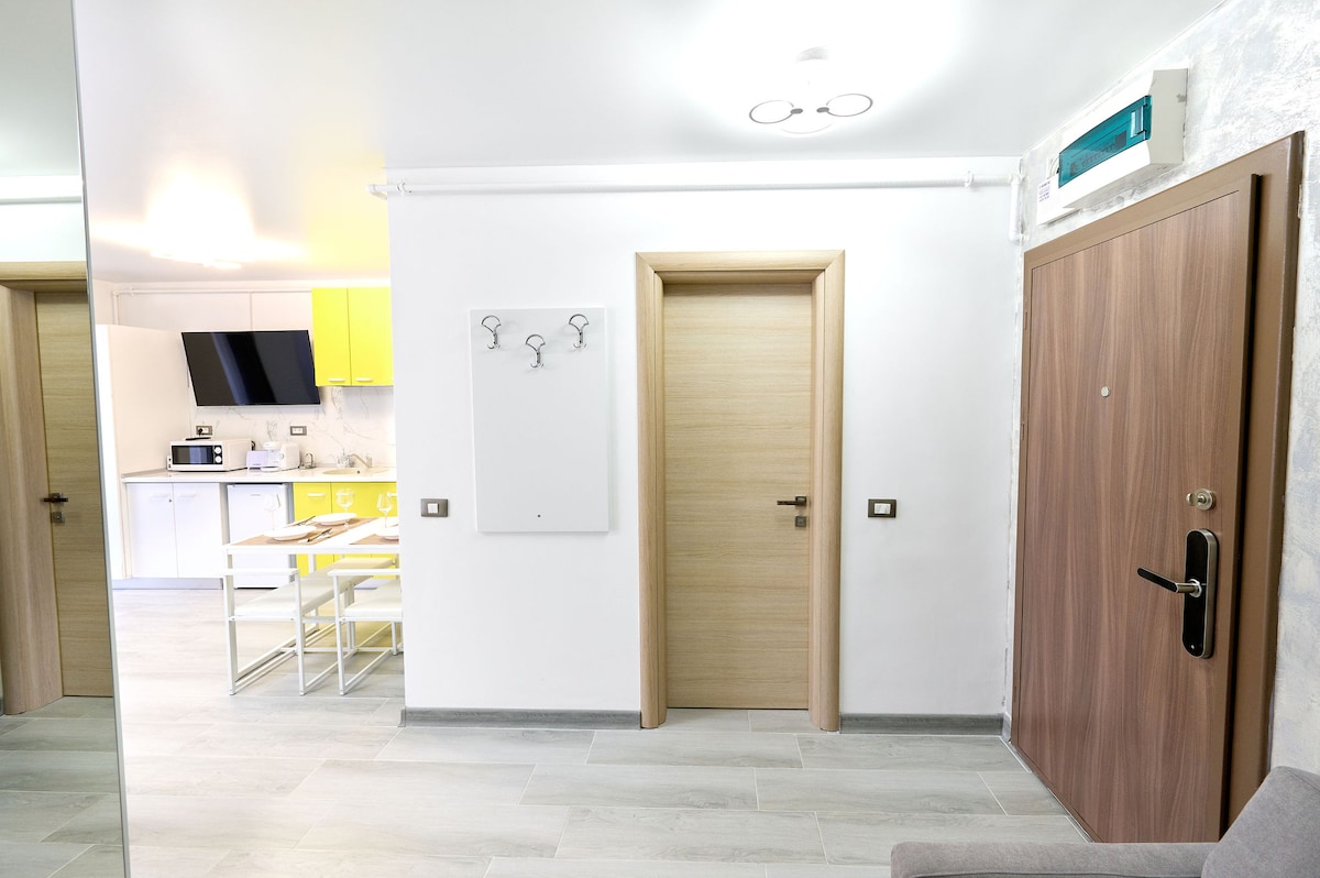Color Studio 56 in Nord10 - Pool & playground — Studio — închiriere de vacanță în Nord10 by Alezzi, Mamaia Nord, Constanța, România — fotografia 8 a proprietății | Aqua Vista Rentals
