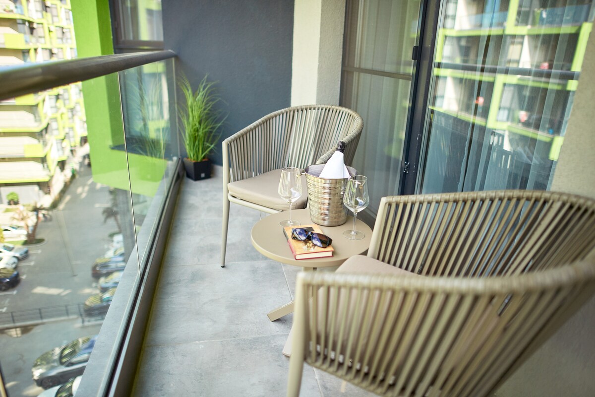 Sun Fantasea Apartment Spa n Pool Beach resort — Apartment — sea-view vacation rental at Alezzi Beach Resort, Mamaia Nord, Constanța, Romania — property photo 3 | Aqua Vista Rentals