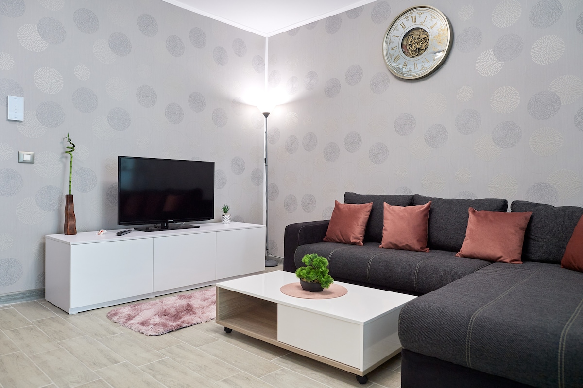 Sun Fantasea Apartment Spa n Pool Beach resort — Apartment — sea-view vacation rental at Alezzi Beach Resort, Mamaia Nord, Constanța, Romania — property photo 6 | Aqua Vista Rentals