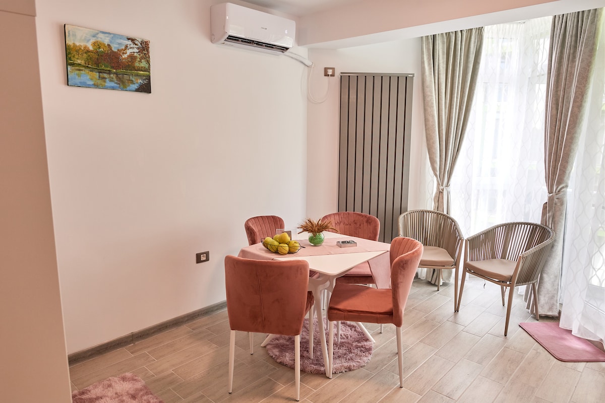 Sun Fantasea Apartment Spa n Pool Beach resort — Apartment — sea-view vacation rental at Alezzi Beach Resort, Mamaia Nord, Constanța, Romania — property photo 8 | Aqua Vista Rentals