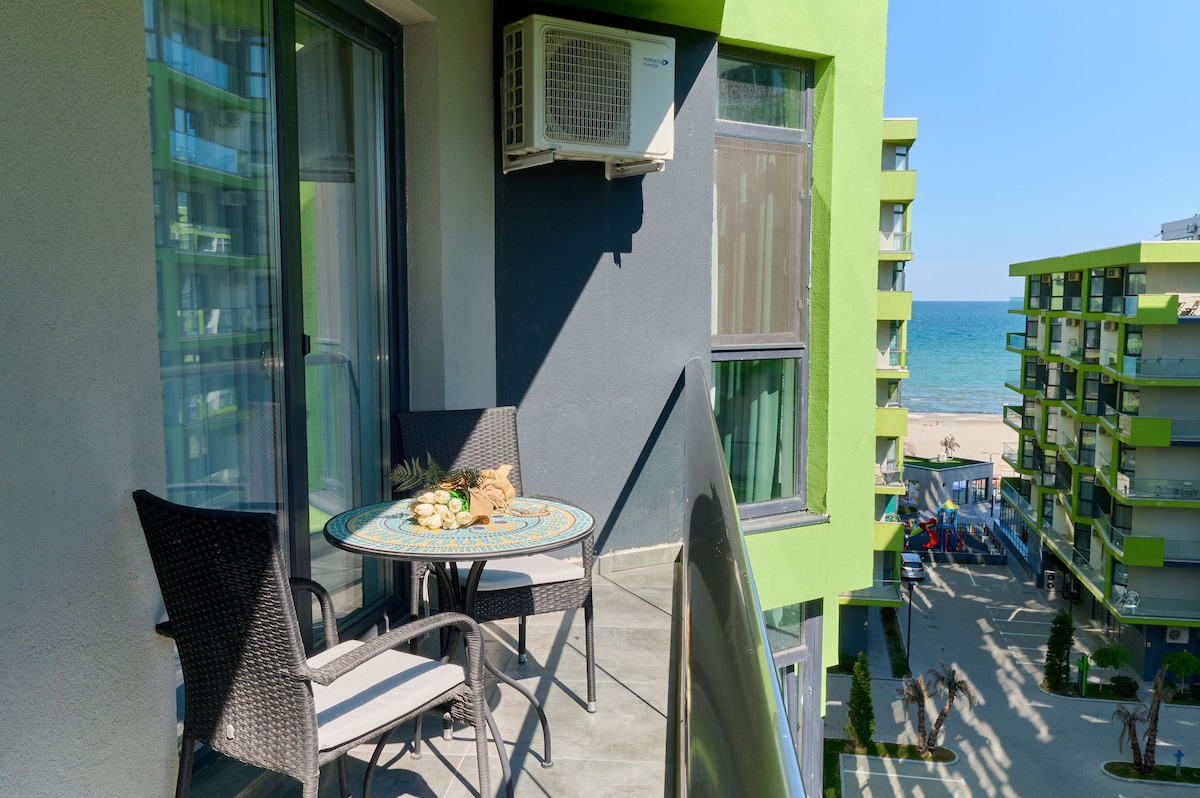 Ana Luxury Apartment- Spa n Pool resort - parking — Apartament — închiriere de vacanță cu vedere la mare în Alezzi Beach Resort, Mamaia Nord, Constanța, România — fotografia principală a proprietății | Aqua Vista Rentals