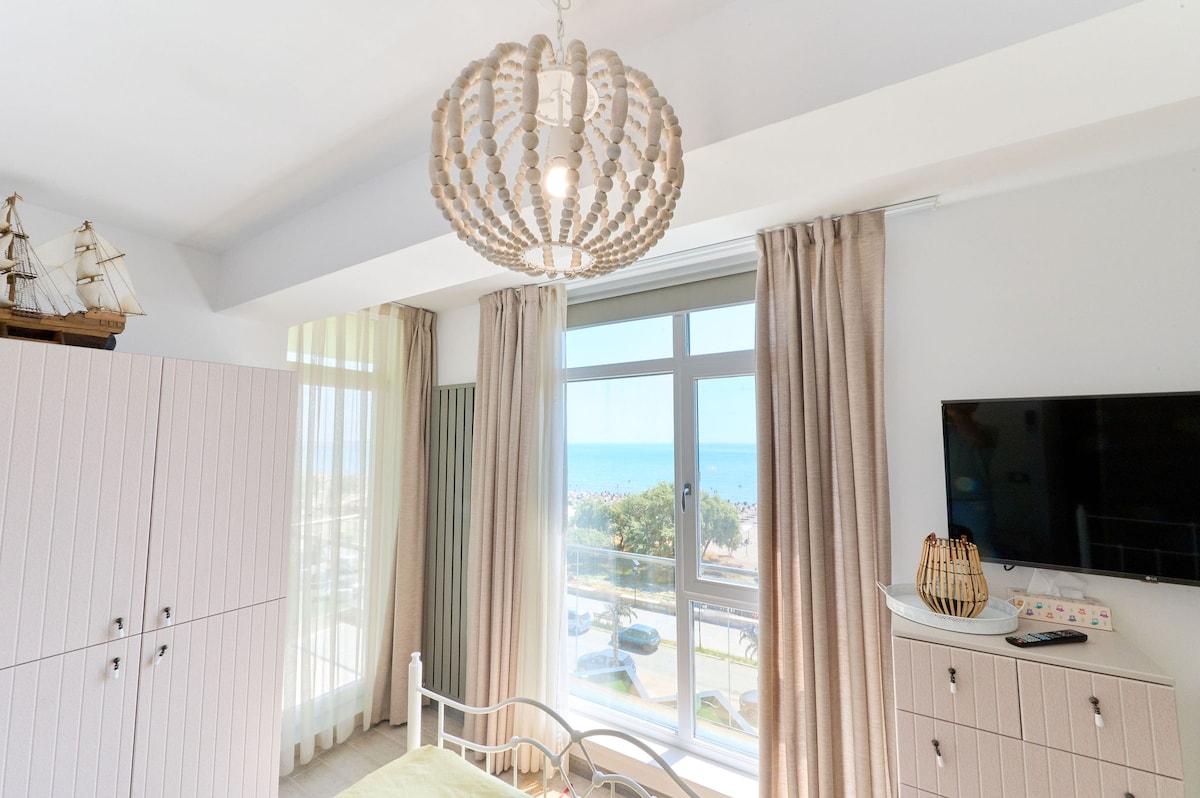 Apartament Boema in Spa n Pools Resort- free parking — Apartment — sea-view vacation rental at Alezzi Beach Resort, Mamaia Nord, Constanța, Romania — property photo 6 | Aqua Vista Rentals