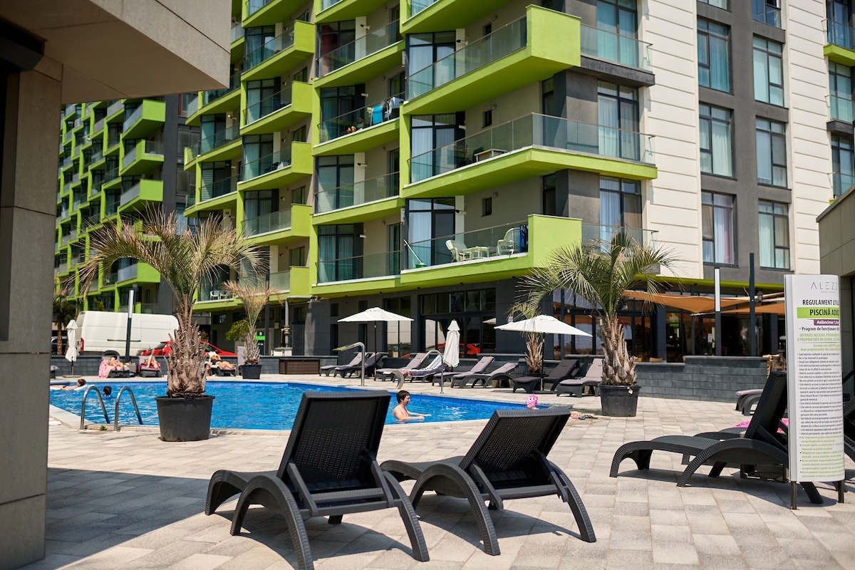 Color Studio 126 - Spa & Pools access — Studio — vacation rental at Alezzi Beach Resort, Mamaia Nord, Constanța, Romania — property photo 3 | Aqua Vista Rentals