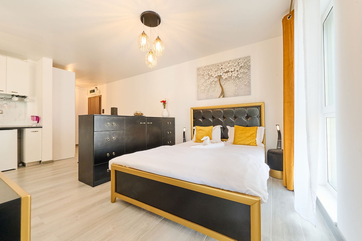 Color Studio 110 in Nord10 Pool & playground — Studio — închiriere de vacanță în Nord10 by Alezzi, Mamaia Nord, Constanța, România — fotografia 5 a proprietății | Aqua Vista Rentals