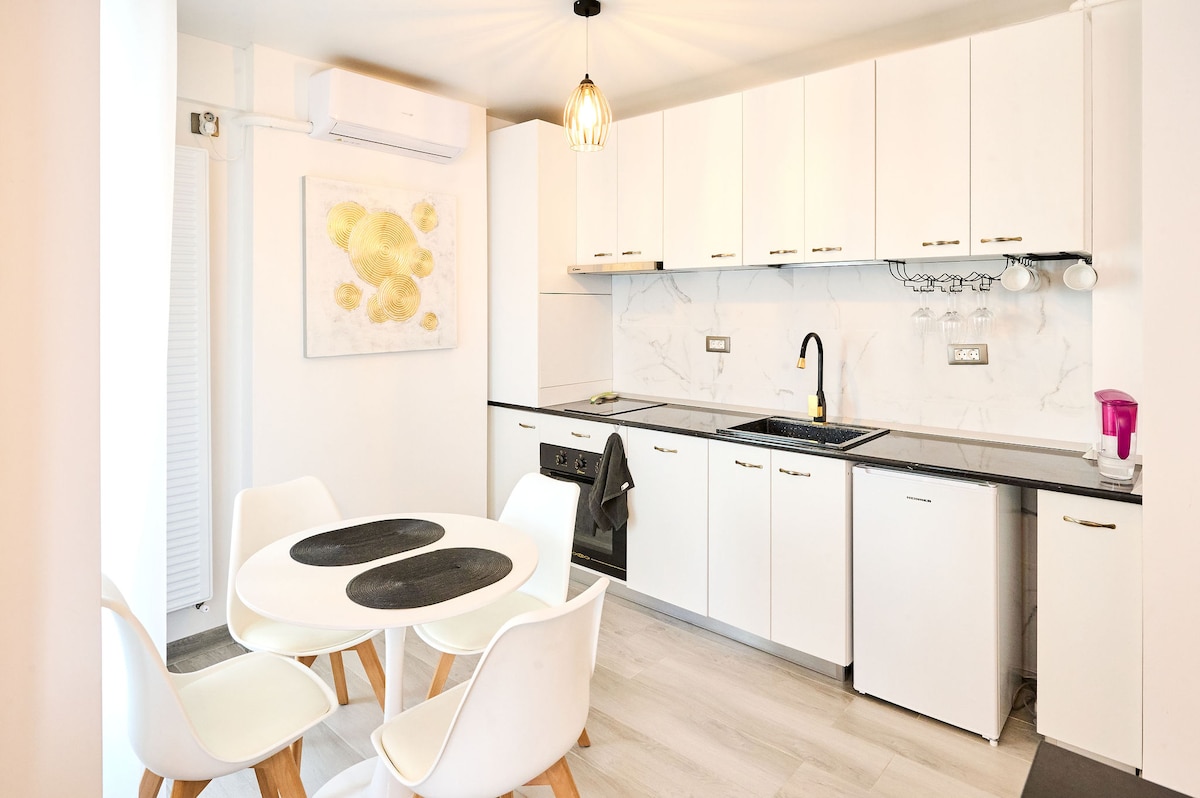 Color Studio 110 in Nord10 Pool & playground — Studio — închiriere de vacanță în Nord10 by Alezzi, Mamaia Nord, Constanța, România — fotografia 7 a proprietății | Aqua Vista Rentals