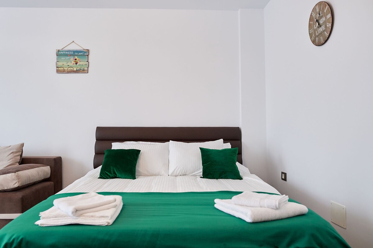 Fun Studio Spa n Pool Beach resort — Studio — vacation rental at Alezzi Beach Resort, Mamaia Nord, Constanța, Romania — property photo 2 | Aqua Vista Rentals