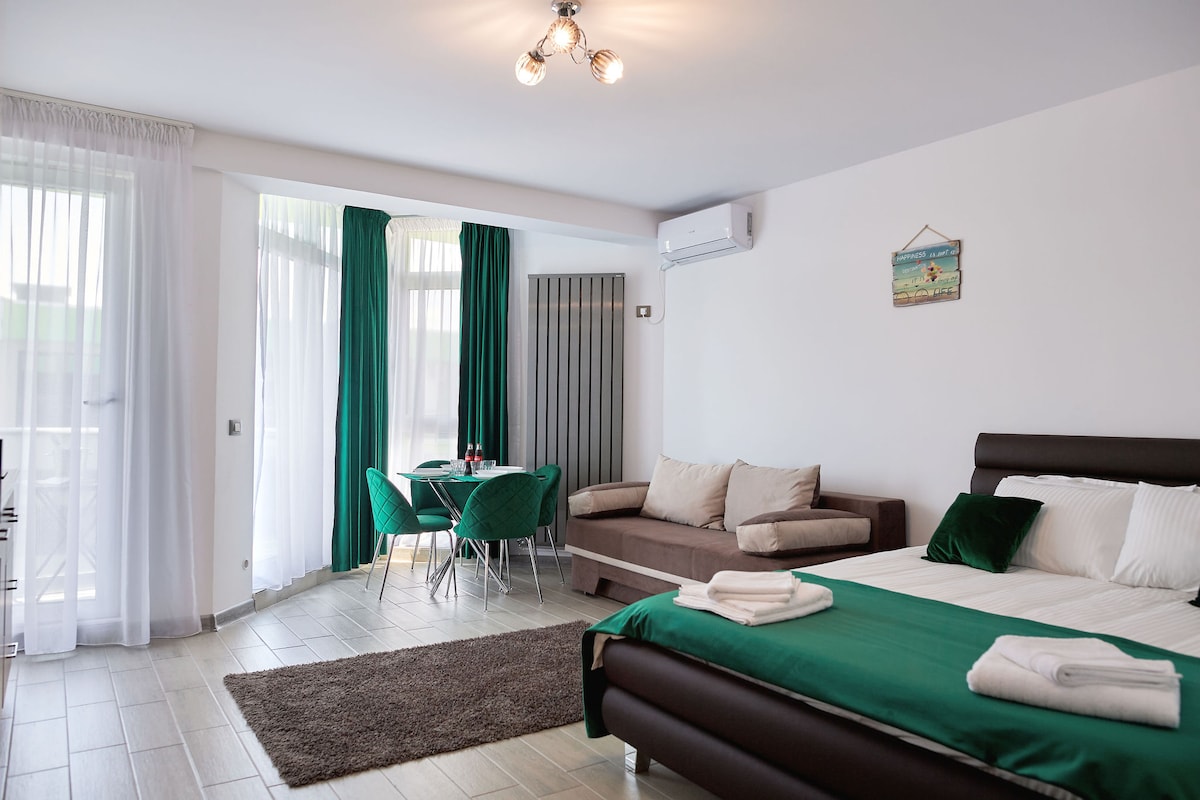 Fun Studio Spa n Pool Beach resort — Studio — vacation rental at Alezzi Beach Resort, Mamaia Nord, Constanța, Romania — property photo 3 | Aqua Vista Rentals