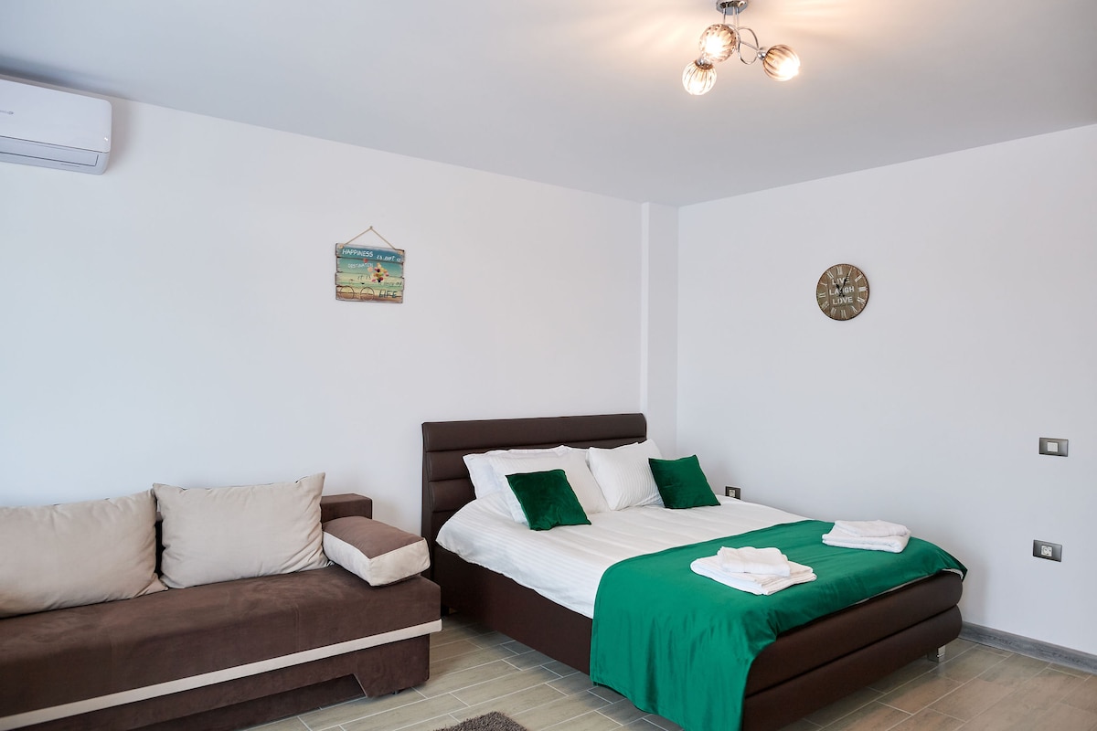 Fun Studio Spa n Pool Beach resort — Studio — vacation rental at Alezzi Beach Resort, Mamaia Nord, Constanța, Romania — property photo 7 | Aqua Vista Rentals