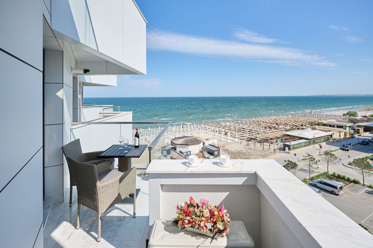 Sea Breeze Apartment in Infinity Beach Resort - parking — Apartament — închiriere de vacanță în Infinity Resort & SPA, Mamaia Nord, Constanța, România — fotografia principală a proprietății | Aqua Vista Rentals