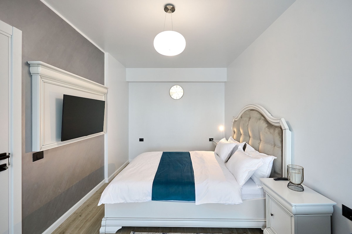 Sea Breeze Apartment in Infinity Beach Resort - parking — Apartament — închiriere de vacanță în Infinity Resort & SPA, Mamaia Nord, Constanța, România — fotografia 5 a proprietății | Aqua Vista Rentals