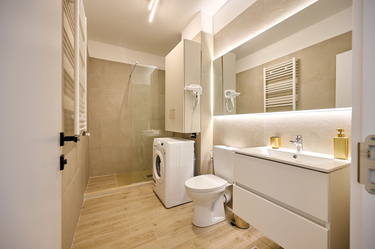 Seaview Luxury Studio in Infinity Beach Resort — Studio — închiriere de vacanță cu vedere la mare în Infinity Resort & SPA, Mamaia Nord, Constanța, România — fotografia 8 a proprietății | Aqua Vista Rentals