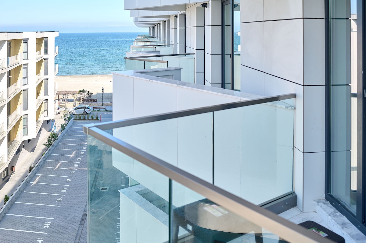 Retro Apartment in Infinity Beach Resort — Apartment — sea-view vacation rental at Infinity Resort & SPA, Mamaia Nord, Constanța, Romania — main property photo | Aqua Vista Rentals