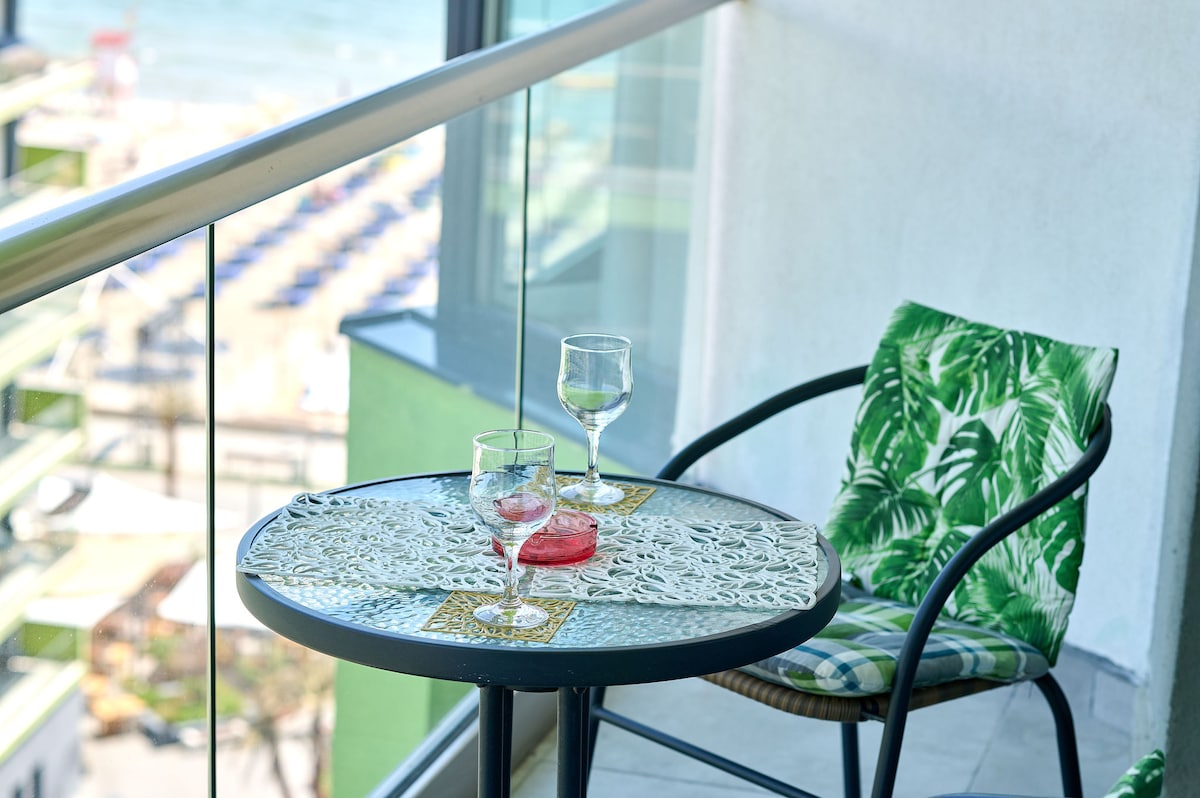 Top Floor Sea View Apartment Spa n Pools — Apartament — închiriere de vacanță cu vedere la mare în Alezzi Beach Resort, Mamaia Nord, Constanța, România — fotografia 6 a proprietății | Aqua Vista Rentals