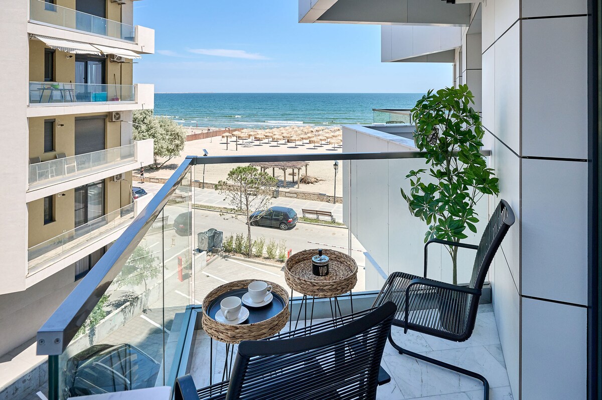 Infinity by Sea Apartment Beach Resort - parking — Apartament — închiriere de vacanță cu vedere la mare în Infinity Resort & SPA, Mamaia Nord, Constanța, România — fotografia principală a proprietății | Aqua Vista Rentals