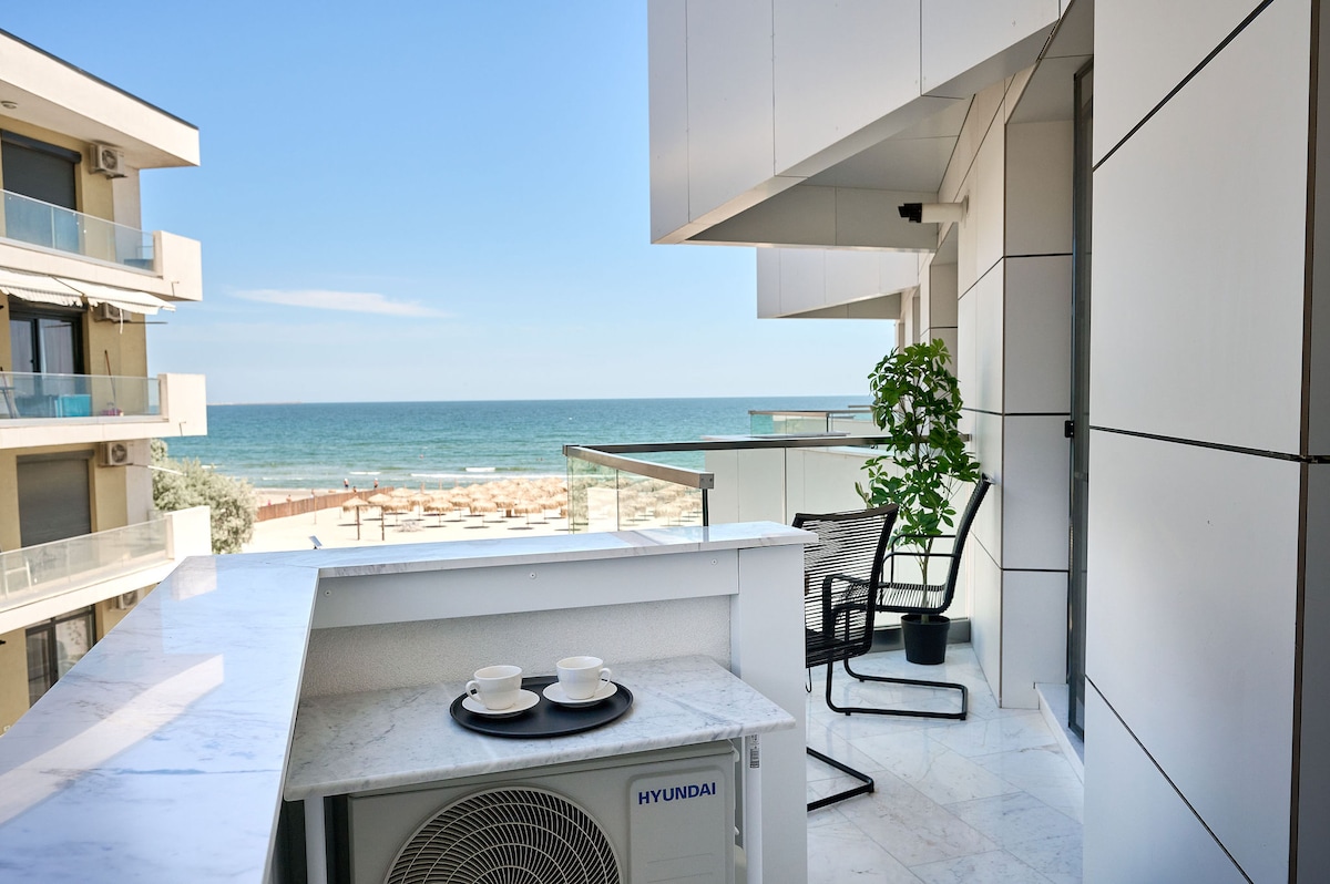 Infinity by Sea Apartment Beach Resort - parking — Apartament — închiriere de vacanță cu vedere la mare în Infinity Resort & SPA, Mamaia Nord, Constanța, România — fotografia 6 a proprietății | Aqua Vista Rentals