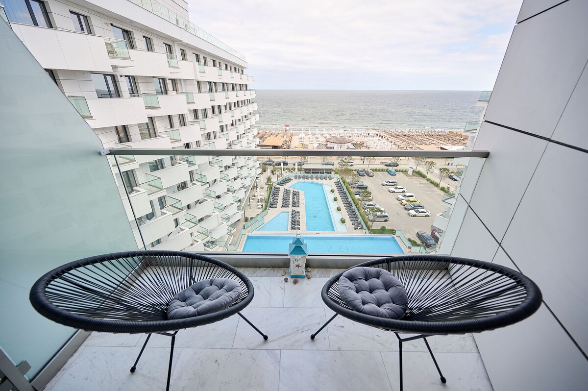 Cloud 9 Studio in Infinity Beach Resort — Studio — vacation rental at Infinity Resort & SPA, Mamaia Nord, Constanța, Romania — main property photo | Aqua Vista Rentals