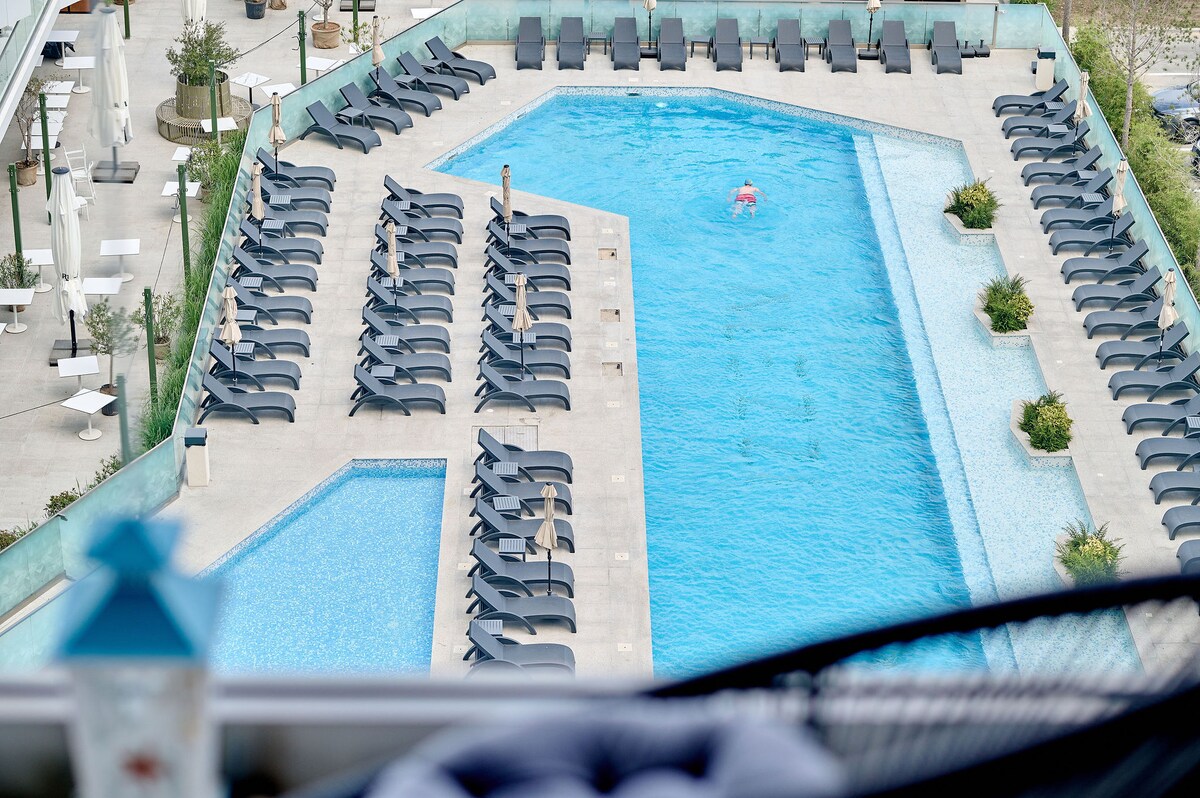 Cloud 9 Studio in Infinity Beach Resort — Studio — vacation rental at Infinity Resort & SPA, Mamaia Nord, Constanța, Romania — property photo 5 | Aqua Vista Rentals