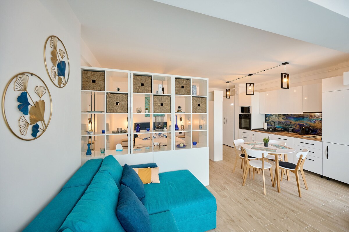 Cloud 9 Studio in Infinity Beach Resort — Studio — vacation rental at Infinity Resort & SPA, Mamaia Nord, Constanța, Romania — property photo 7 | Aqua Vista Rentals