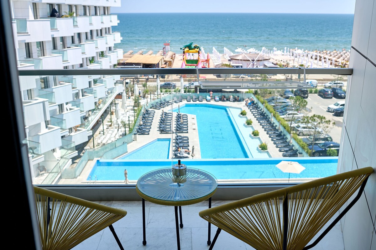 Sea-esta Studio in Infinity Beach Resort — Studio — sea-view vacation rental at Infinity Resort & SPA, Mamaia Nord, Constanța, Romania — main property photo | Aqua Vista Rentals