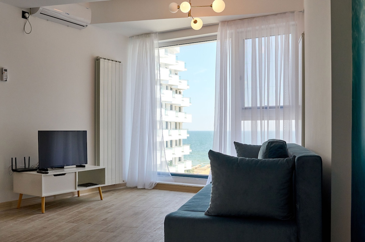 Sea-esta Studio in Infinity Beach Resort — Studio — sea-view vacation rental at Infinity Resort & SPA, Mamaia Nord, Constanța, Romania — property photo 5 | Aqua Vista Rentals