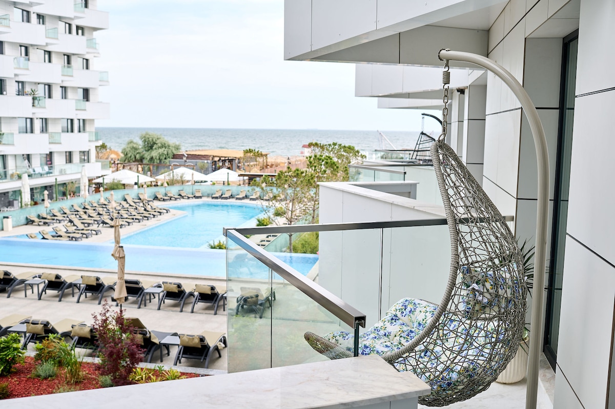 Infinity Summer Crib Beach Resort - parking — Apartament — închiriere de vacanță în Infinity Resort & SPA, Mamaia Nord, Constanța, România — fotografia principală a proprietății | Aqua Vista Rentals