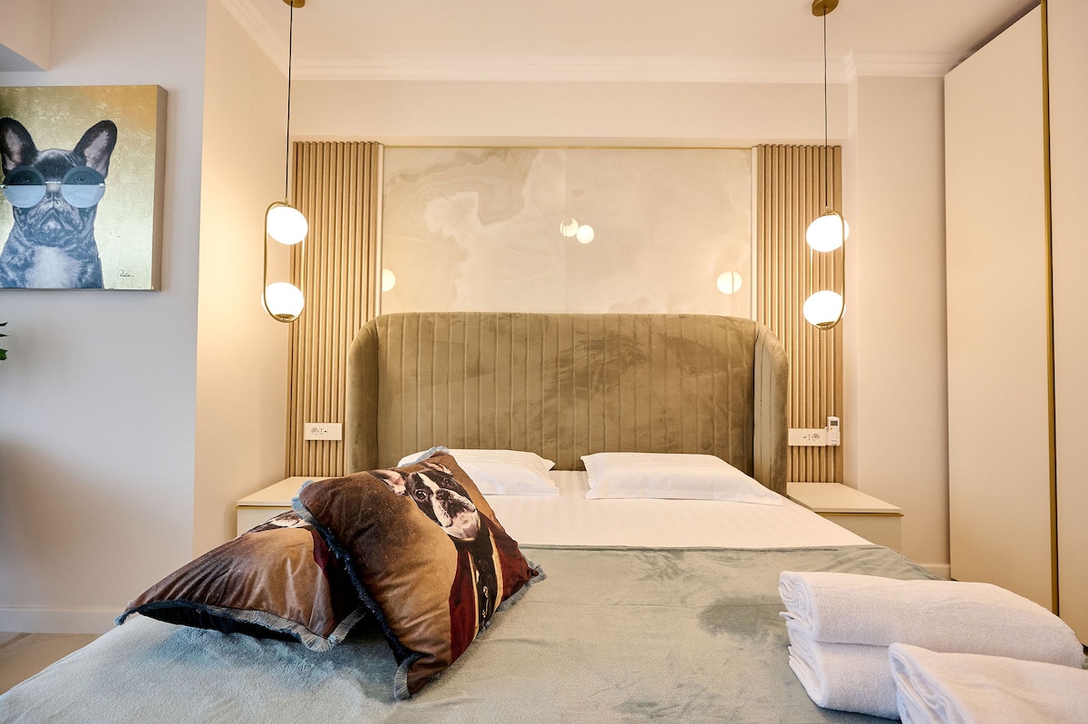 Wave n’ Sea Apartment in Infinity Beach Resort - parking — Apartment — sea-view vacation rental at Infinity Resort & SPA, Mamaia Nord, Constanța, Romania — property photo 5 | Aqua Vista Rentals
