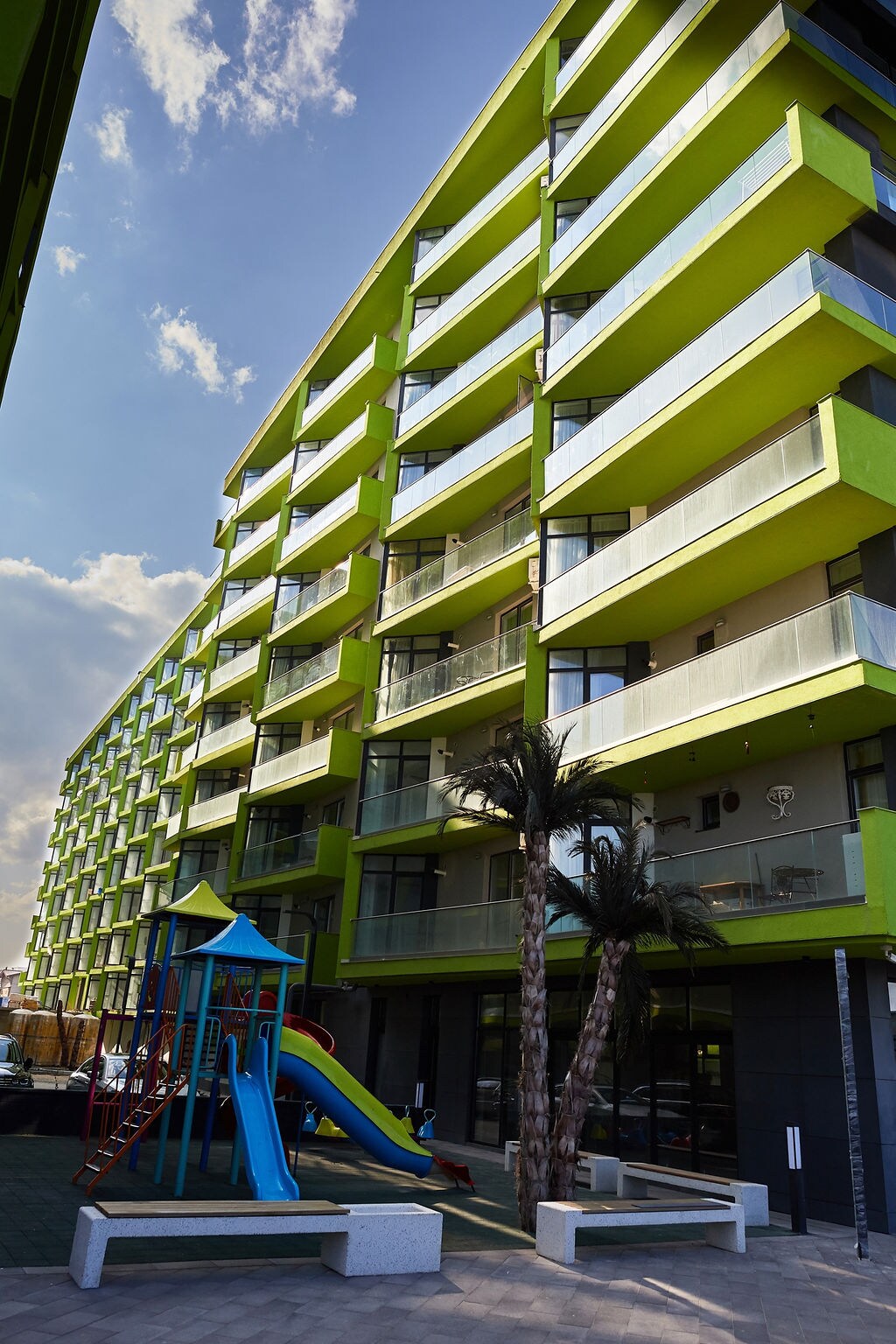 Red Apartament in Spa n Pool Beach resort — Apartament — închiriere de vacanță cu vedere la mare în Alezzi Beach Resort, Mamaia Nord, Constanța, România — fotografia 4 a proprietății | Aqua Vista Rentals