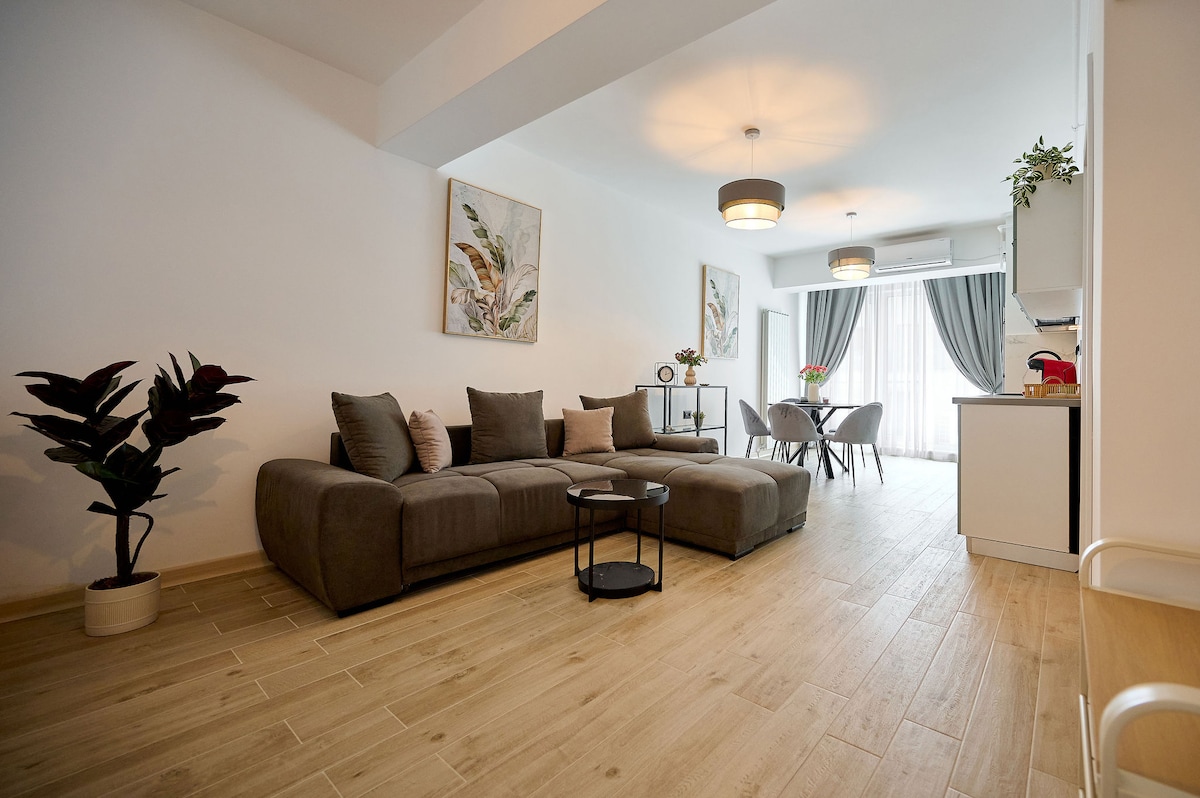 Infinity Breezes Apartment Beach Resort - parking — Apartament — închiriere de vacanță cu vedere la mare în Infinity Resort & SPA, Mamaia Nord, Constanța, România — fotografia 5 a proprietății | Aqua Vista Rentals