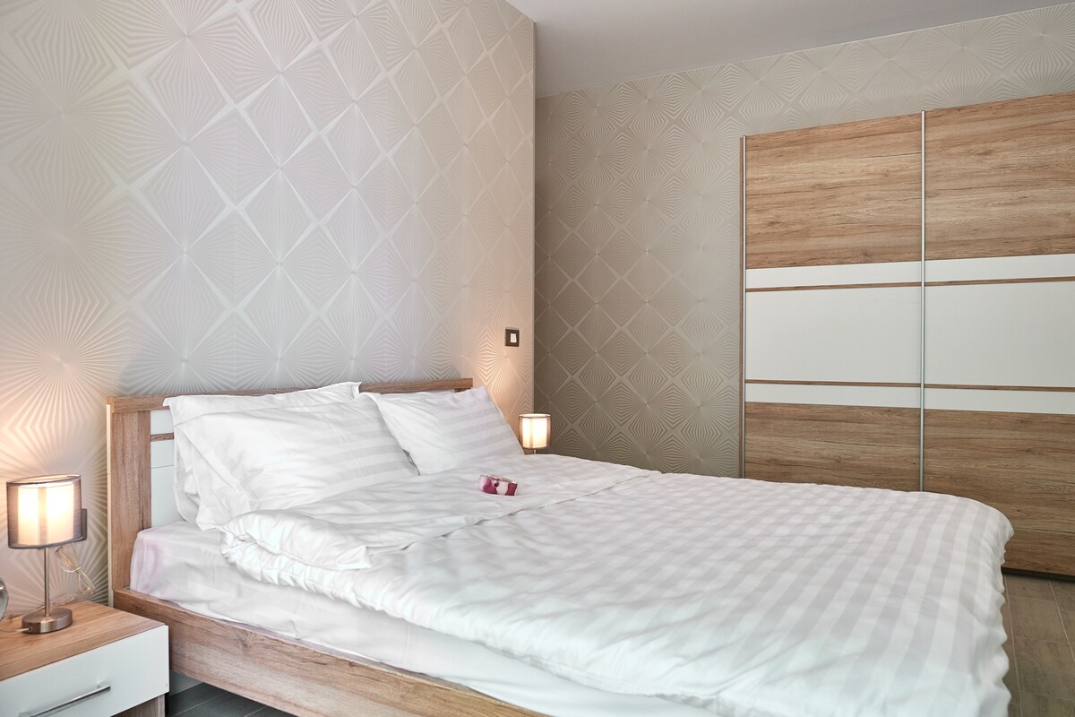 Red Apartament in Spa n Pool Beach resort — Apartament — închiriere de vacanță cu vedere la mare în Alezzi Beach Resort, Mamaia Nord, Constanța, România — fotografia 5 a proprietății | Aqua Vista Rentals