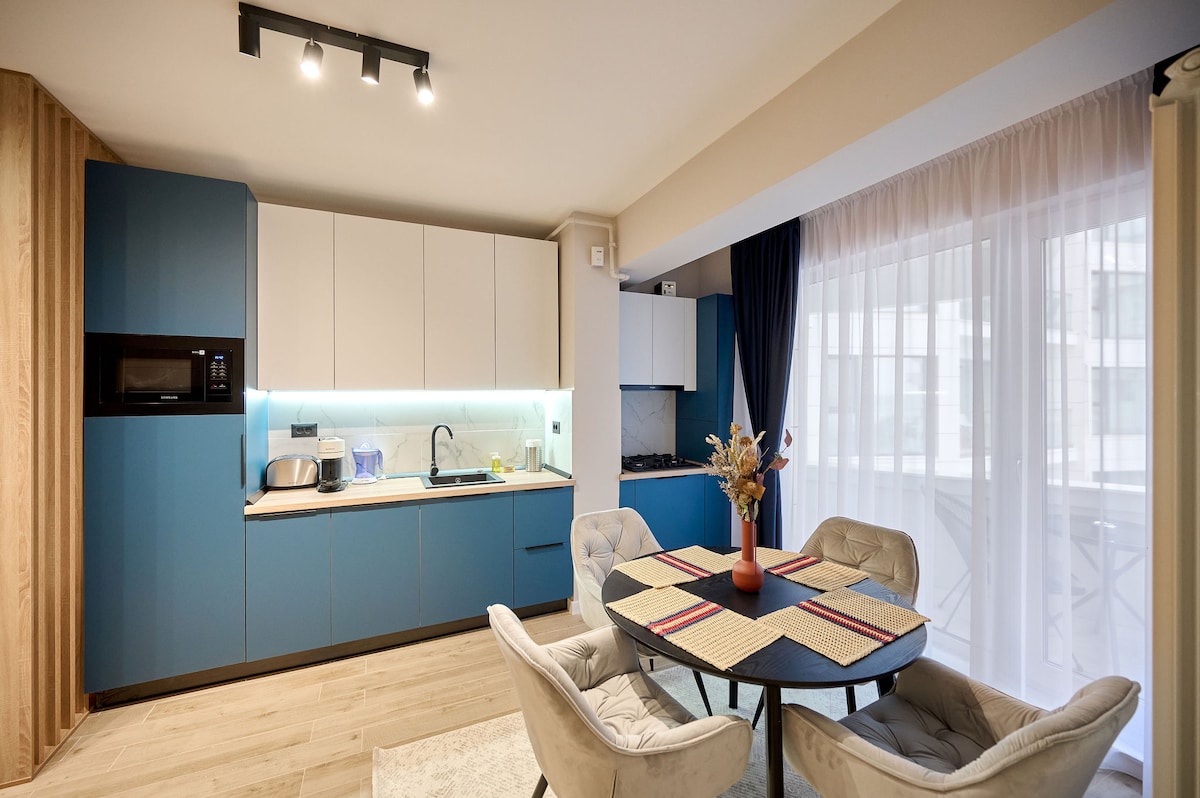 Pearl Apartment in Infinity Beach Resort - parking — Apartament — închiriere de vacanță cu vedere la mare în Infinity Resort & SPA, Mamaia Nord, Constanța, România — fotografia 6 a proprietății | Aqua Vista Rentals